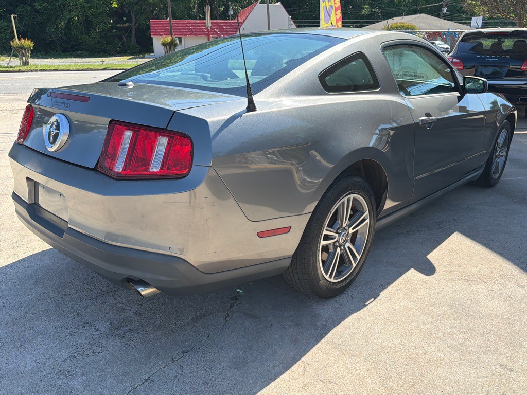 2010 Ford Mustang Image 7