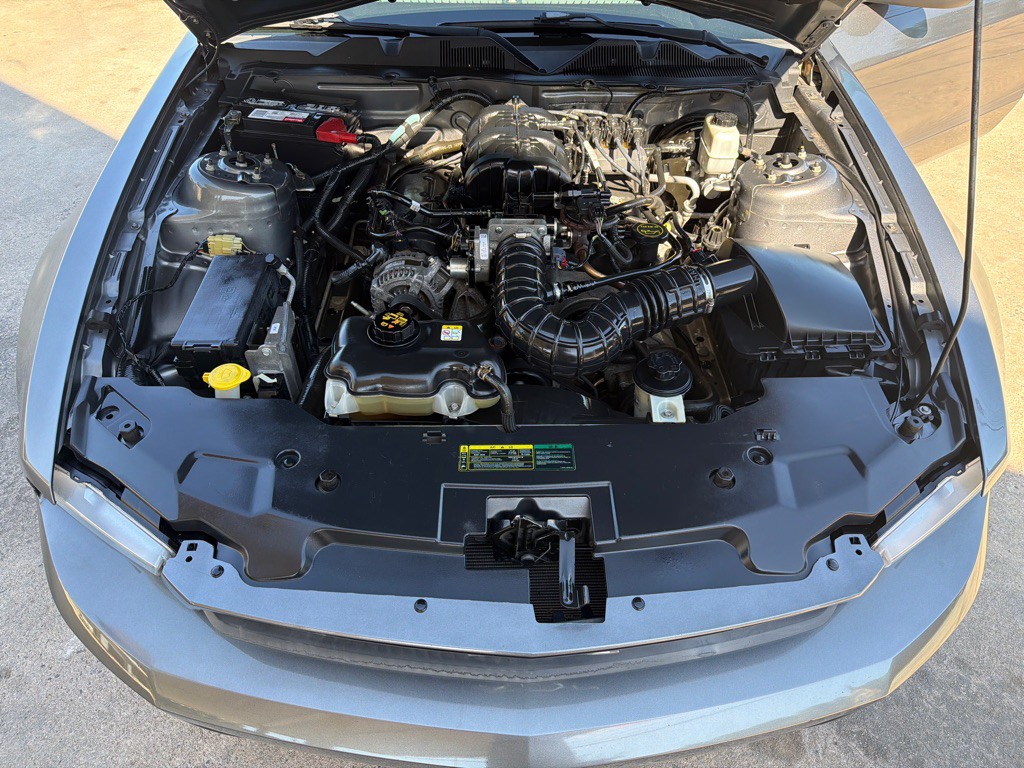2010 Ford Mustang Image 17