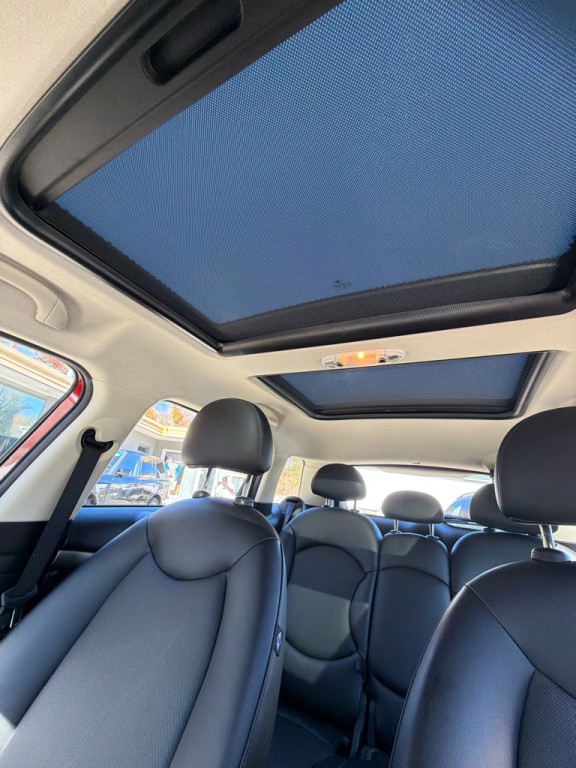 2016 MINI Cooper Image 12