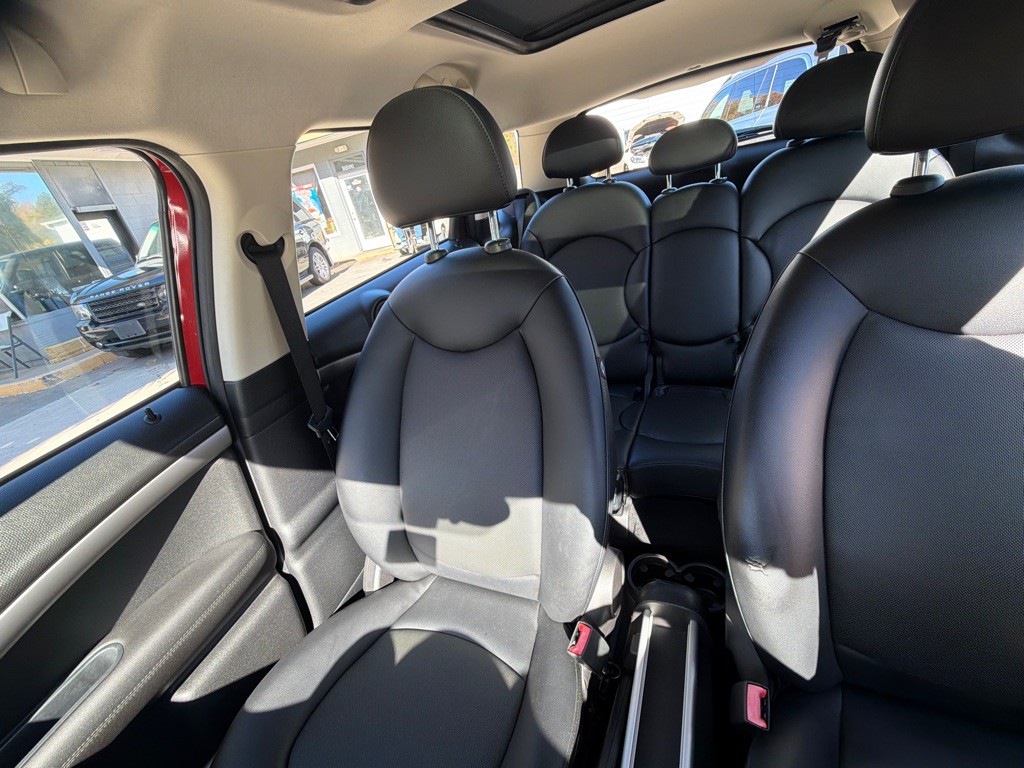 2016 MINI Cooper Image 13