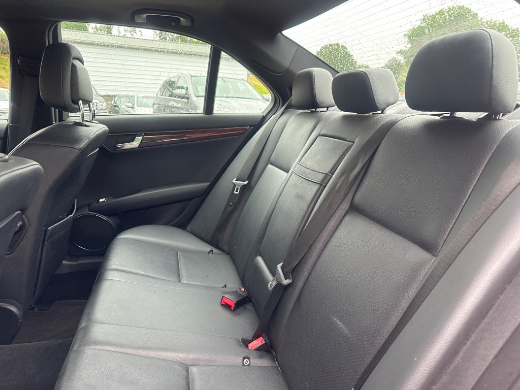 2009 Mercedes-Benz C-Class Image 16
