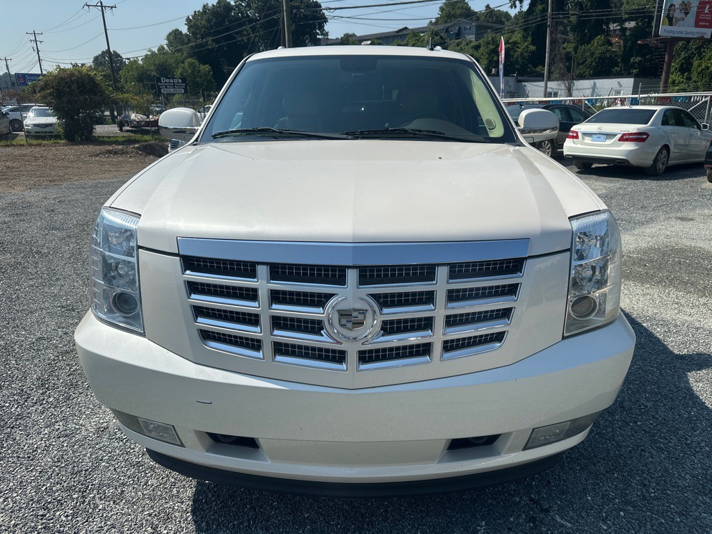2010 Cadillac Escalade Image 3
