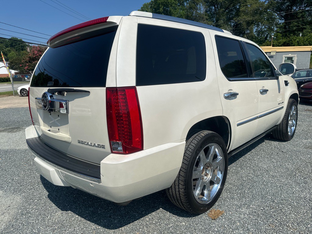 2010 Cadillac Escalade Image 6
