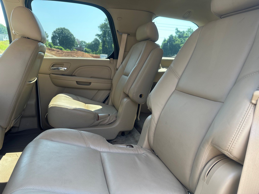 2010 Cadillac Escalade Image 20