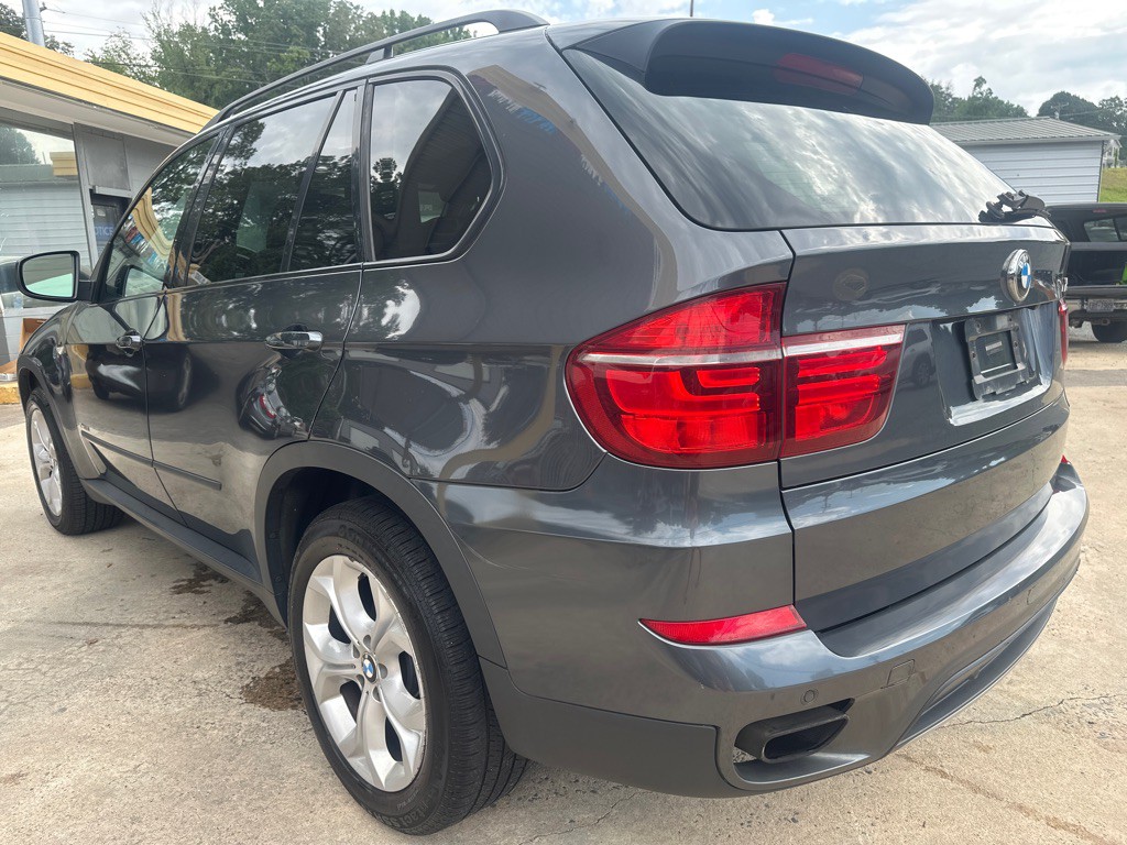2011 BMW X5 Image 8