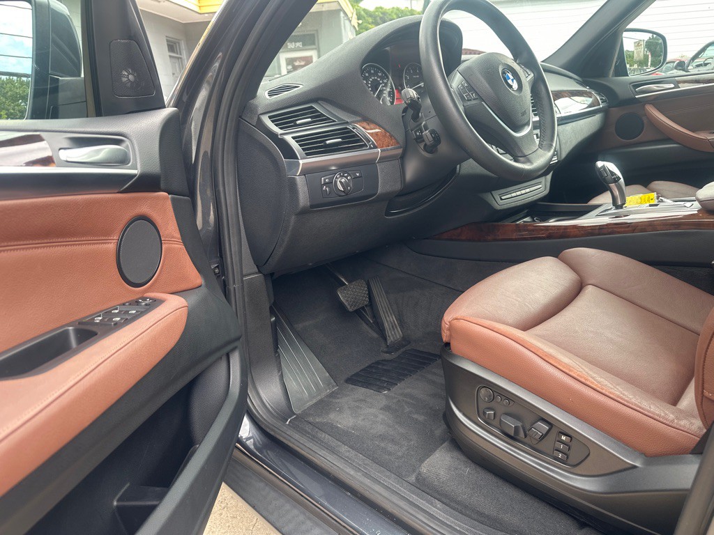 2011 BMW X5 Image 10
