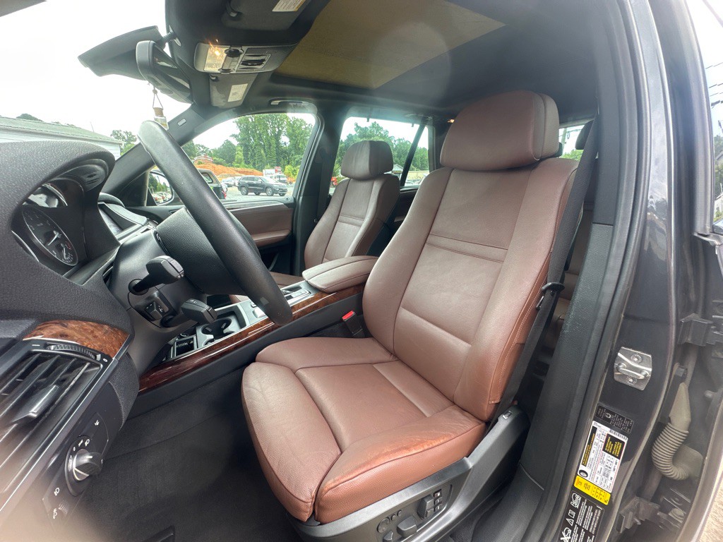2011 BMW X5 Image 12