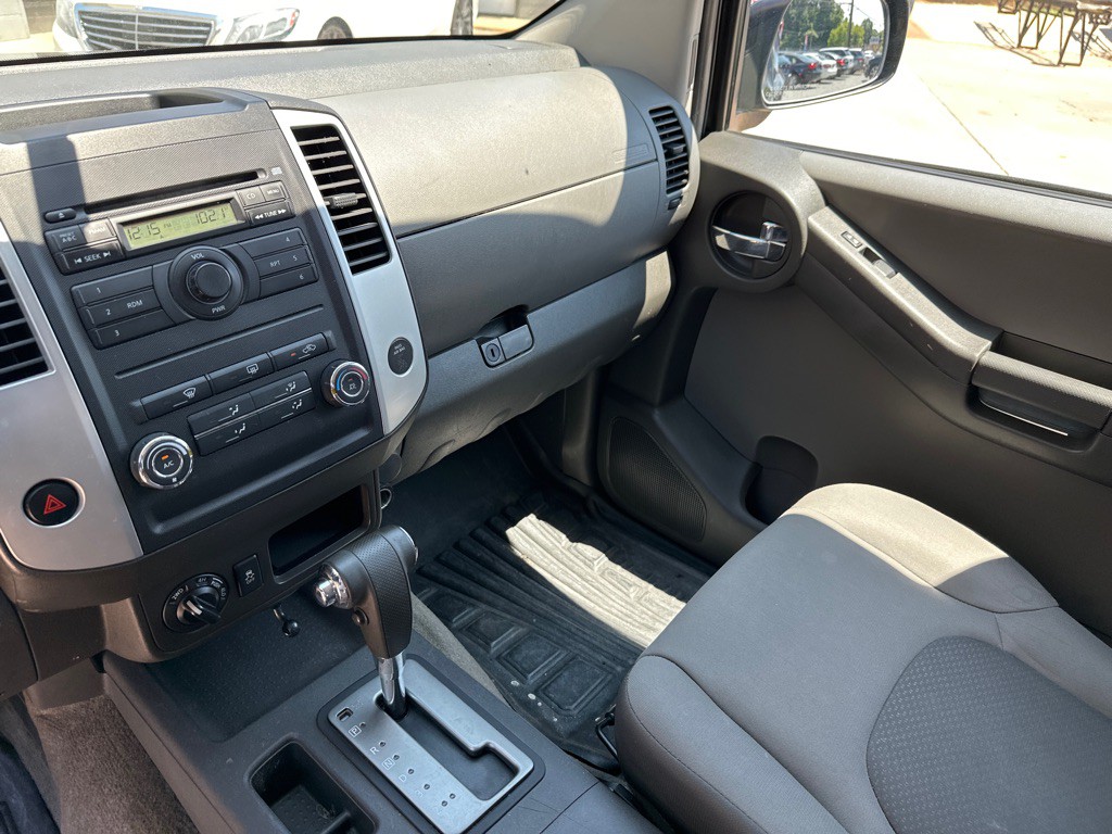 2012 Nissan Xterra Image 16