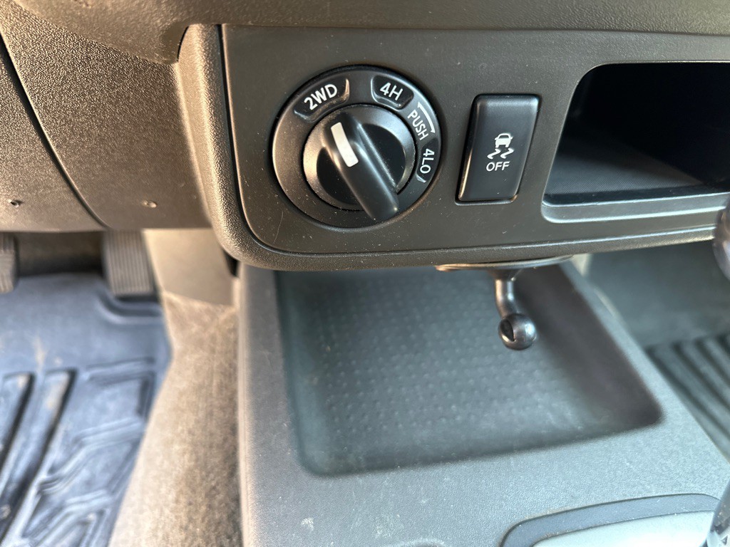2012 Nissan Xterra Image 17