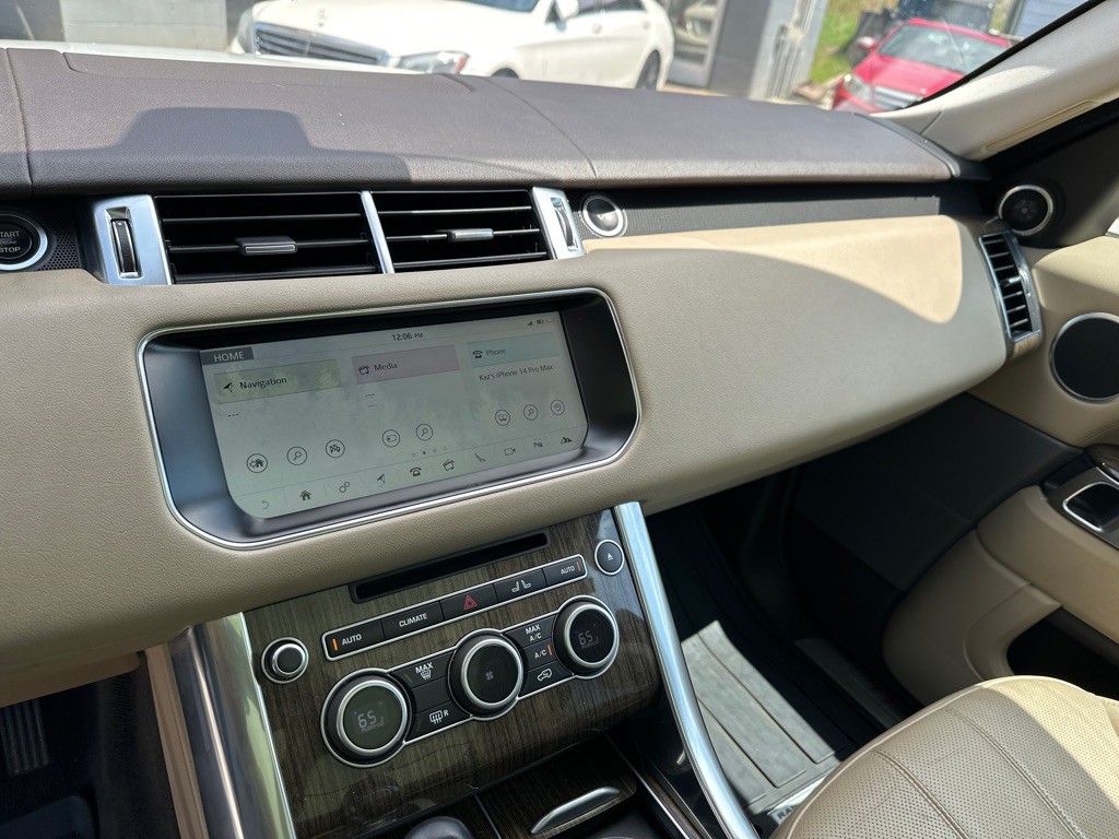 2017 Land Rover Range Rover Sport Image 17
