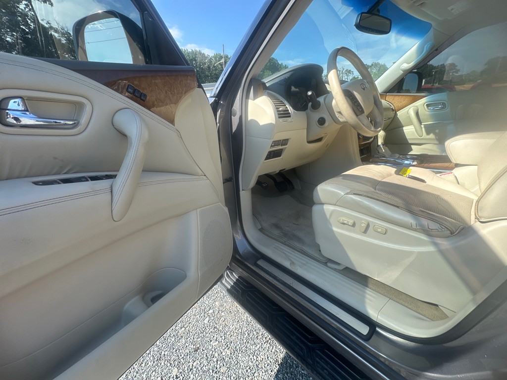 2014 INFINITI QX80 Image 10