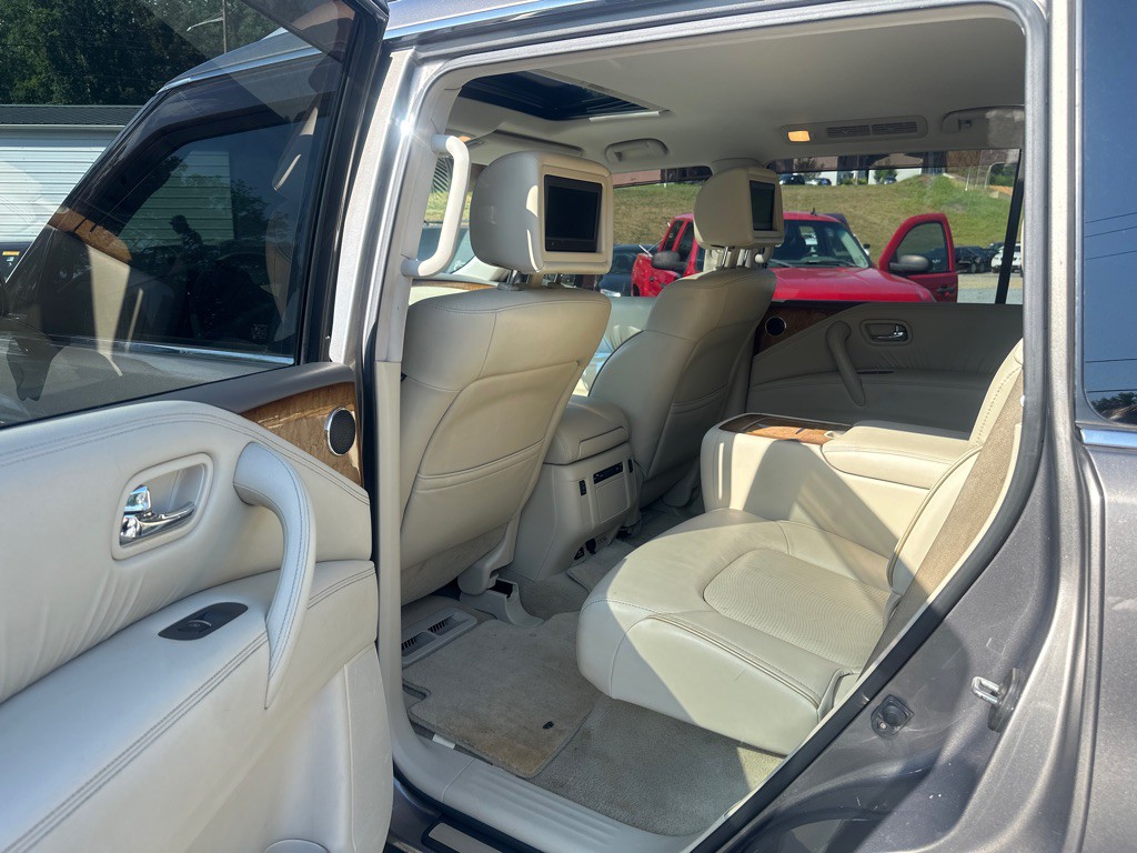 2014 INFINITI QX80 Image 15