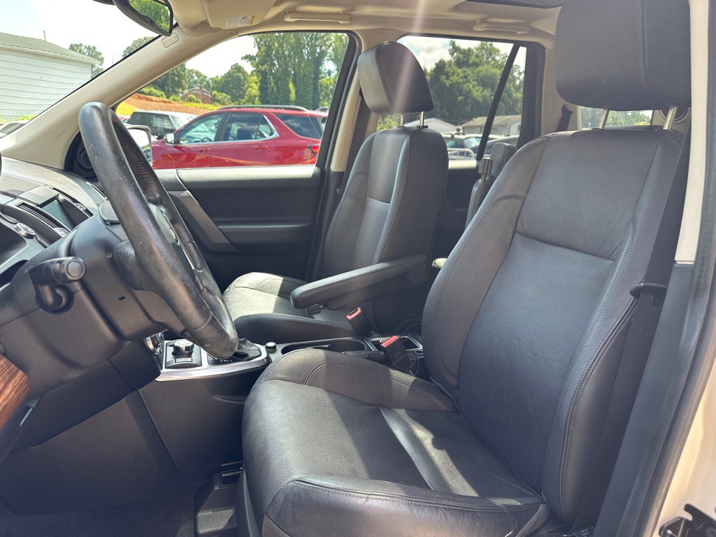 2009 Land Rover LR2 Image 12
