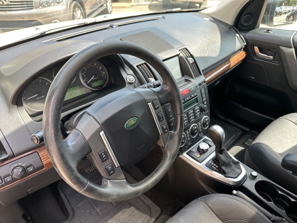 2009 Land Rover LR2 Image 13