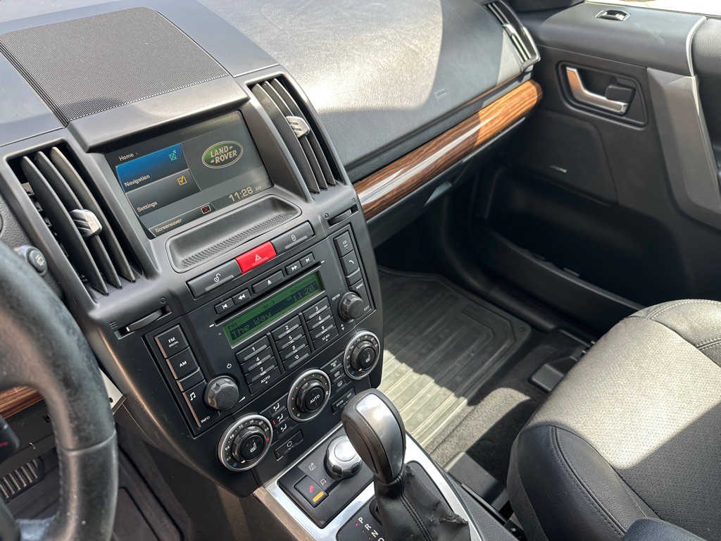 2009 Land Rover LR2 Image 14