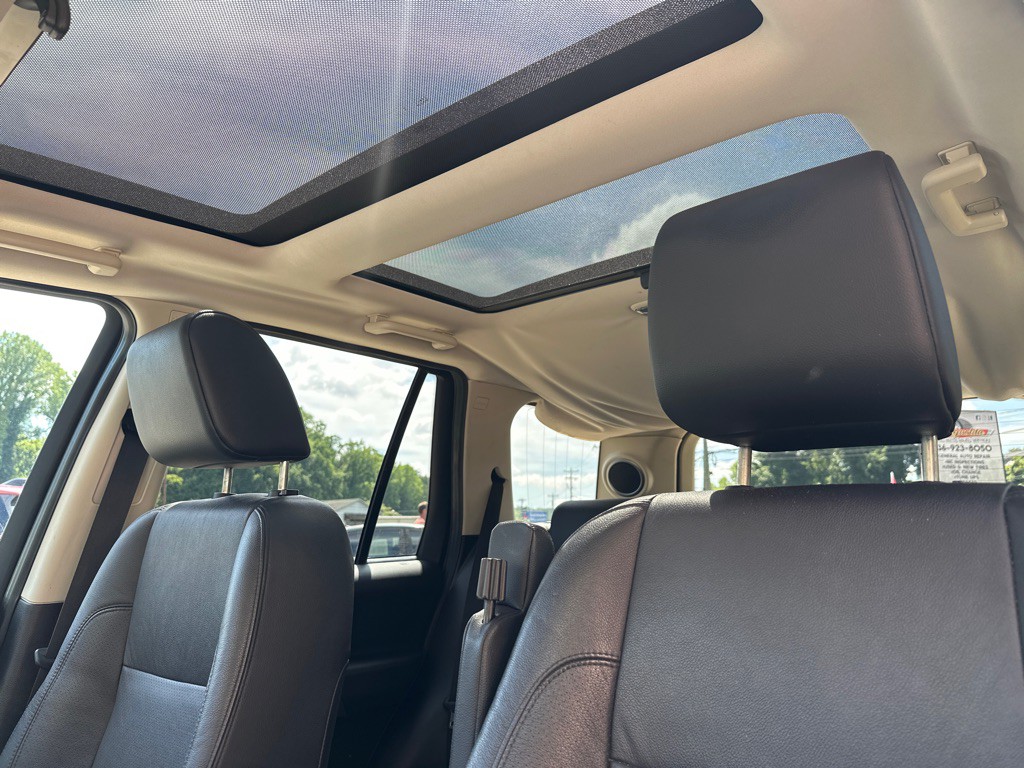 2009 Land Rover LR2 Image 15