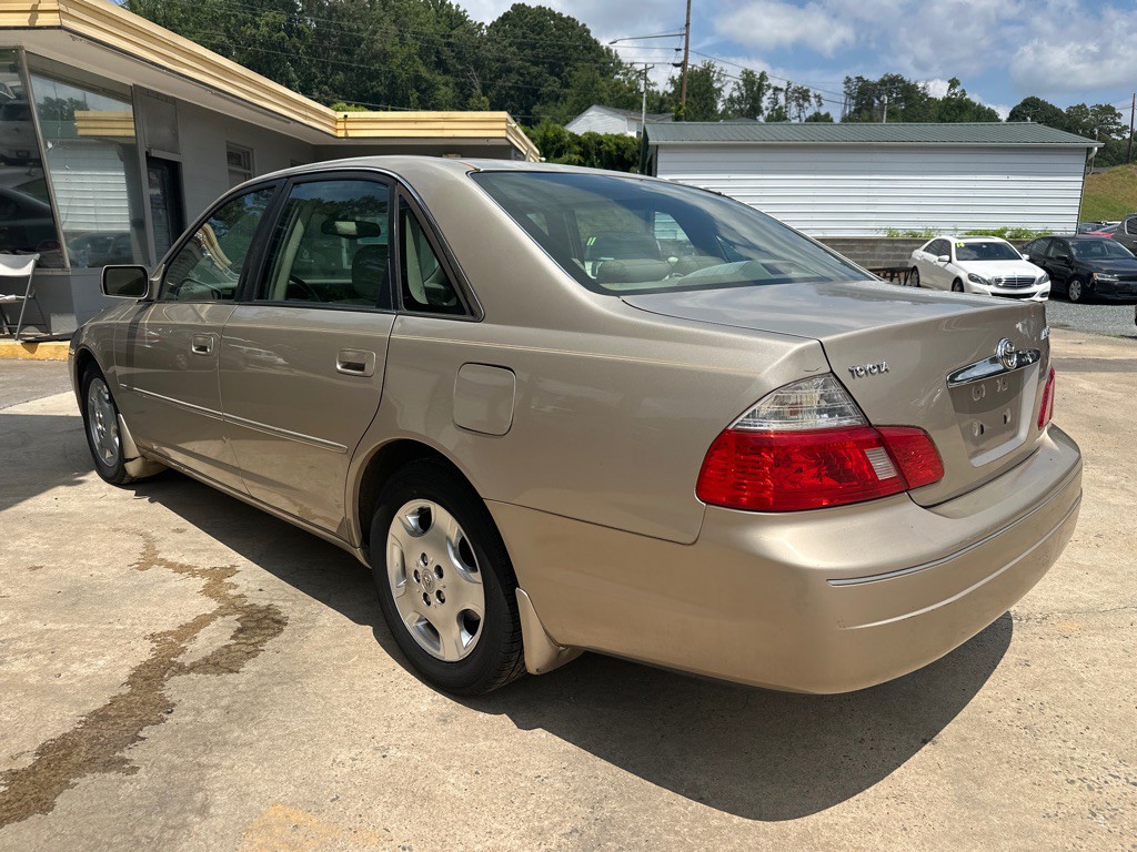 2003 Toyota Avalon Image 8