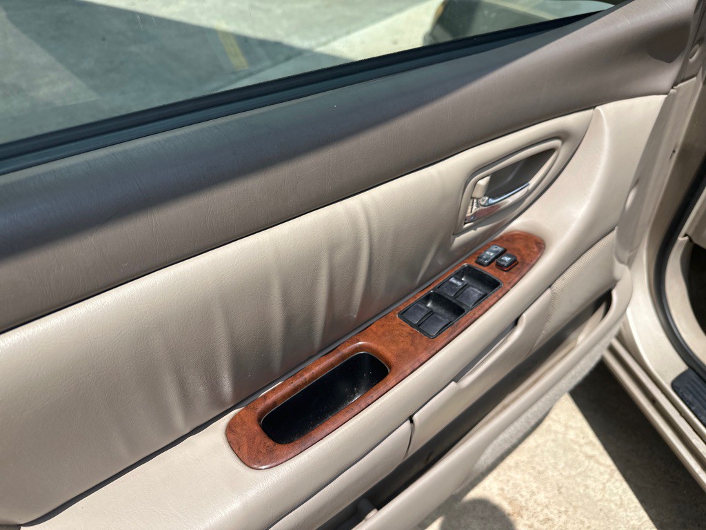 2003 Toyota Avalon Image 10