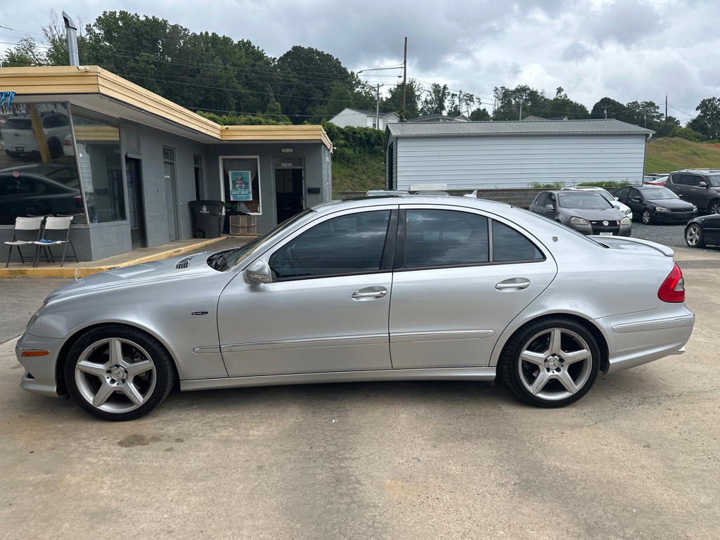 2009 Mercedes-Benz E-Class Image 2