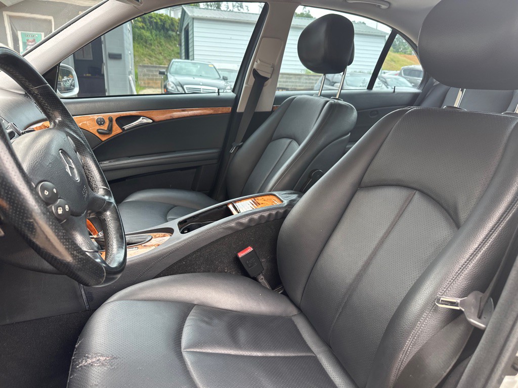 2009 Mercedes-Benz E-Class Image 12