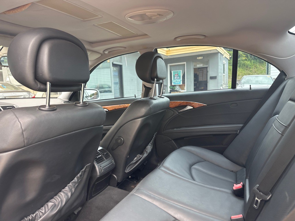 2009 Mercedes-Benz E-Class Image 15
