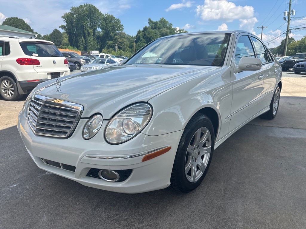2008 Mercedes-Benz E-Class Image 1