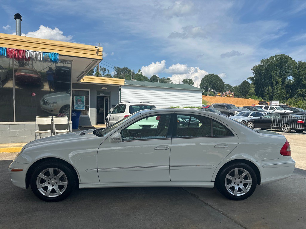 2008 Mercedes-Benz E-Class Image 2