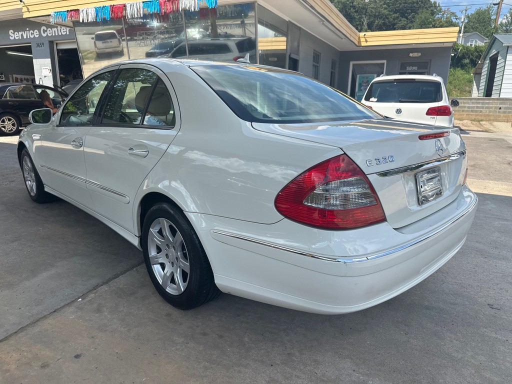 2008 Mercedes-Benz E-Class Image 8