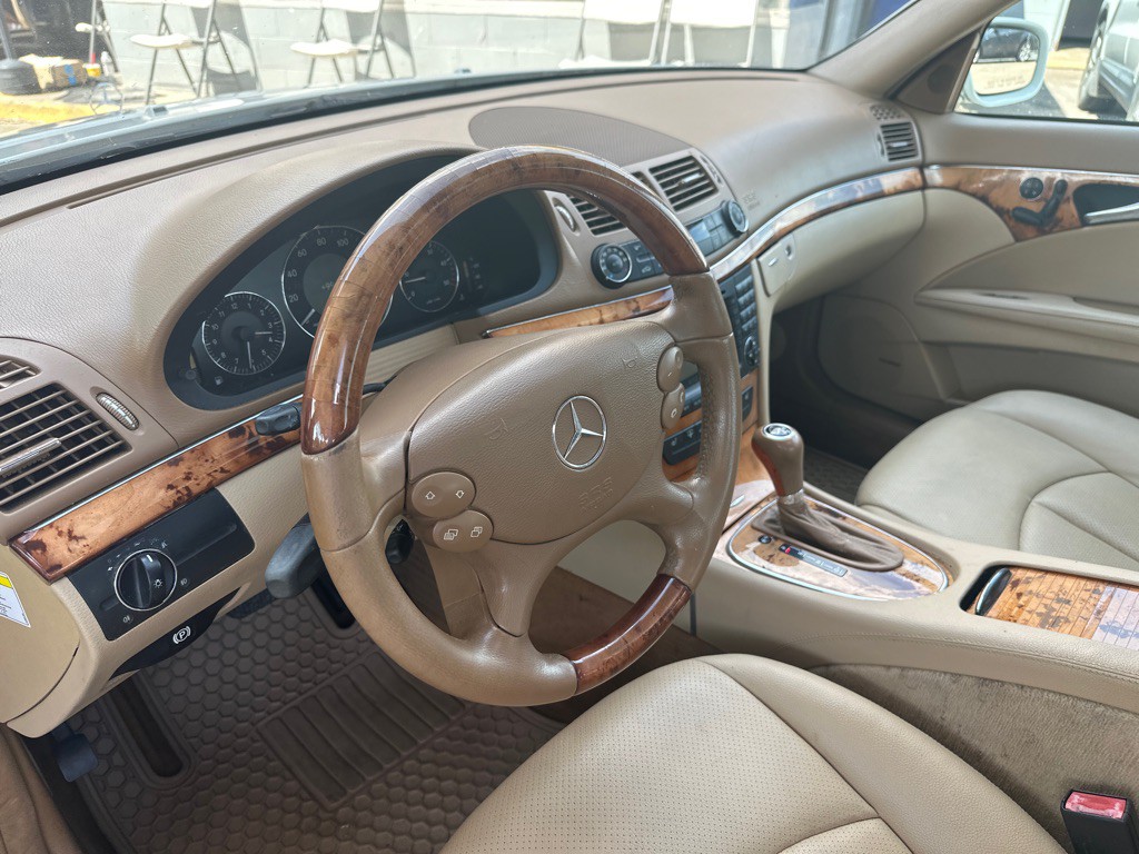 2008 Mercedes-Benz E-Class Image 12
