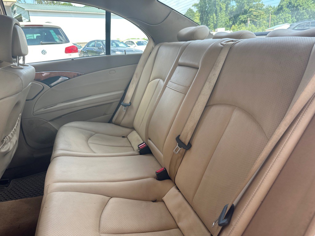2008 Mercedes-Benz E-Class Image 16
