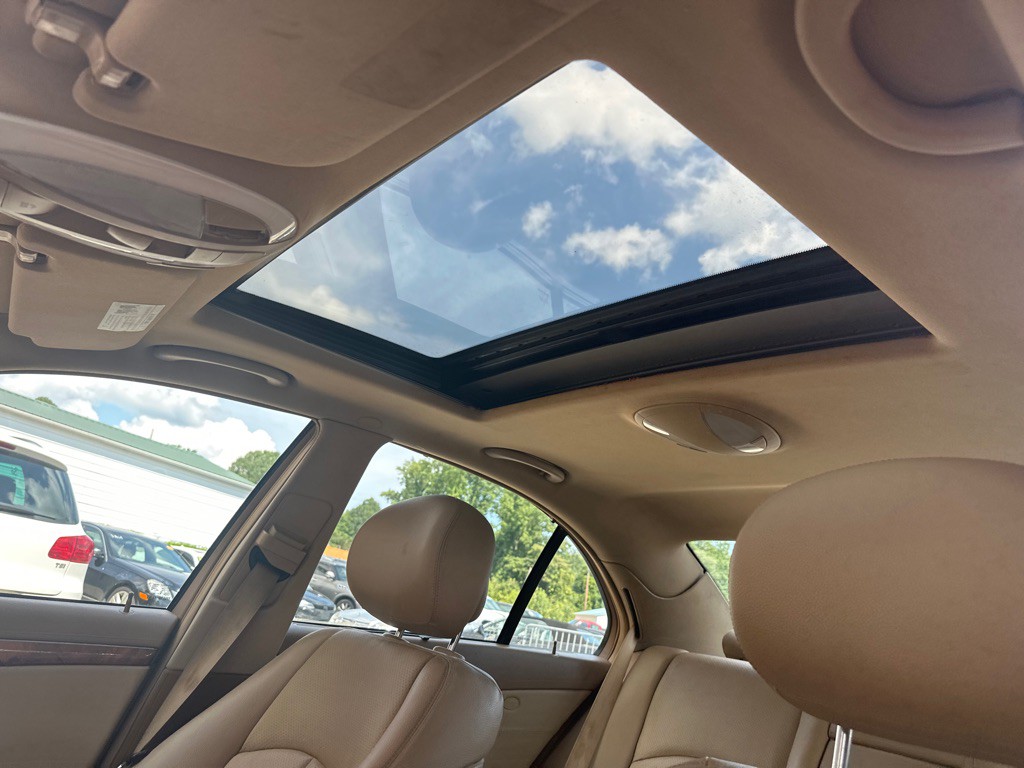 2008 Mercedes-Benz E-Class Image 17