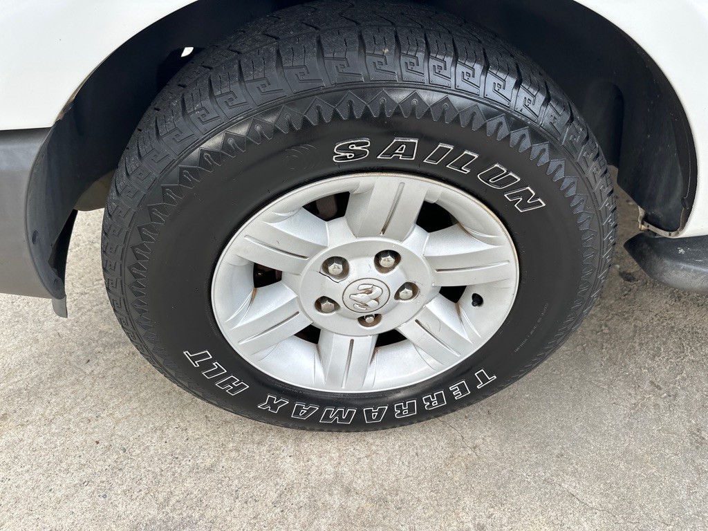 2005 Dodge Durango Image 10