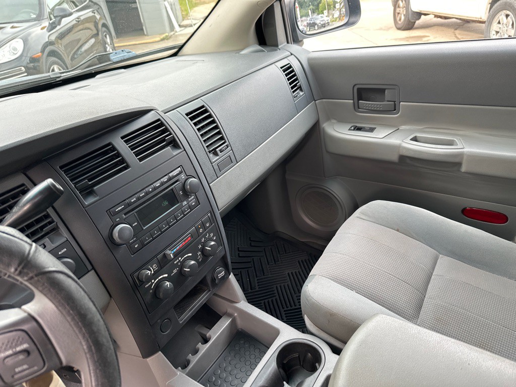 2005 Dodge Durango Image 14