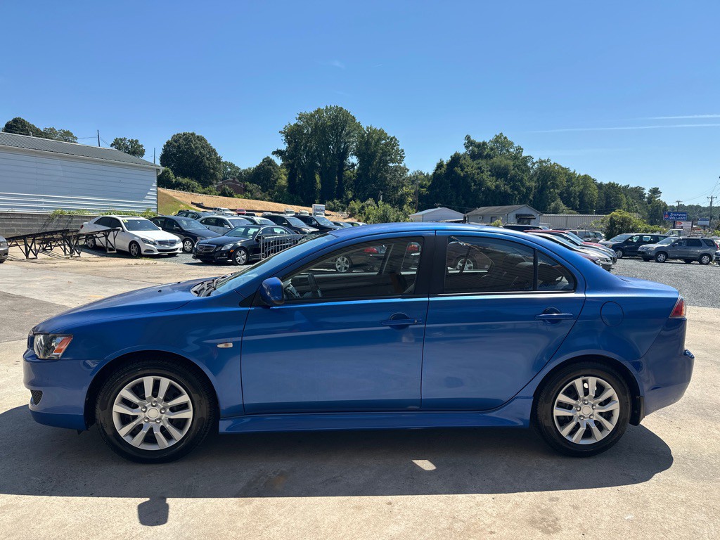 2012 Mitsubishi Lancer Image 2