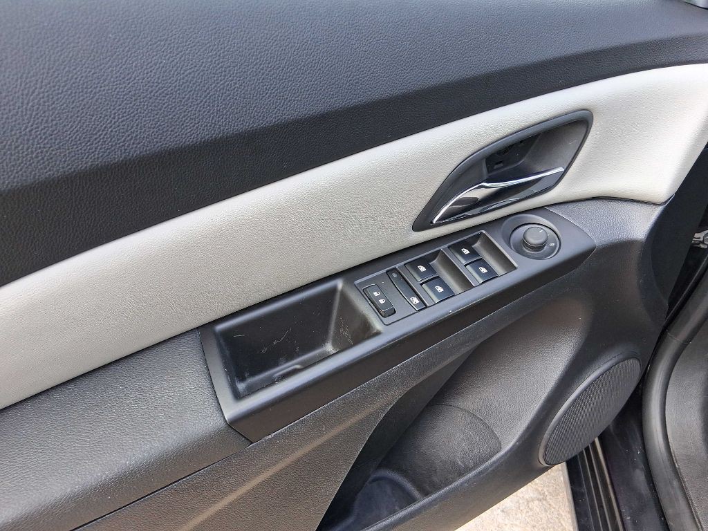 2015 Chevrolet Cruze Image 10