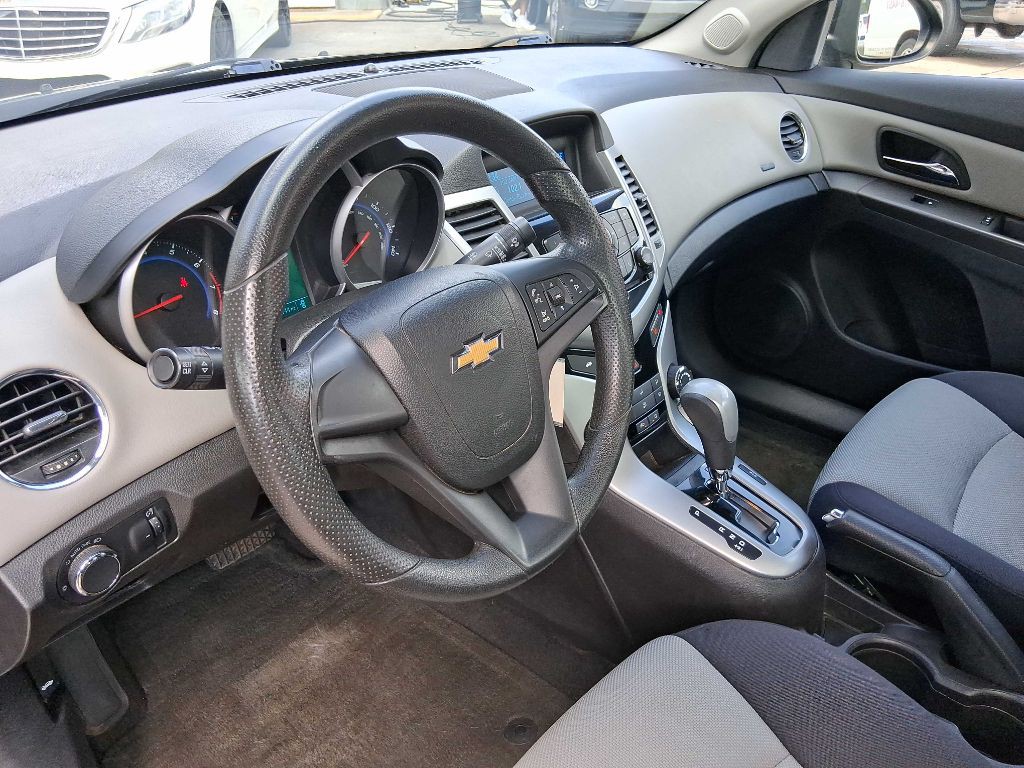 2015 Chevrolet Cruze Image 13