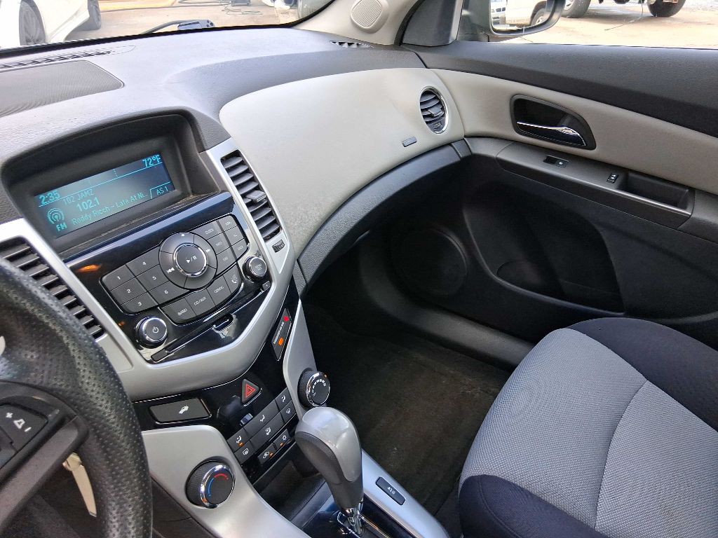 2015 Chevrolet Cruze Image 14