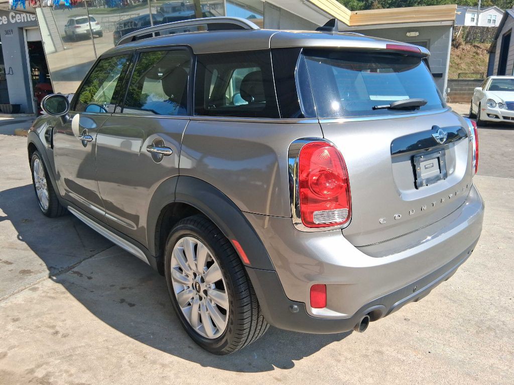 2017 MINI Cooper Image 9