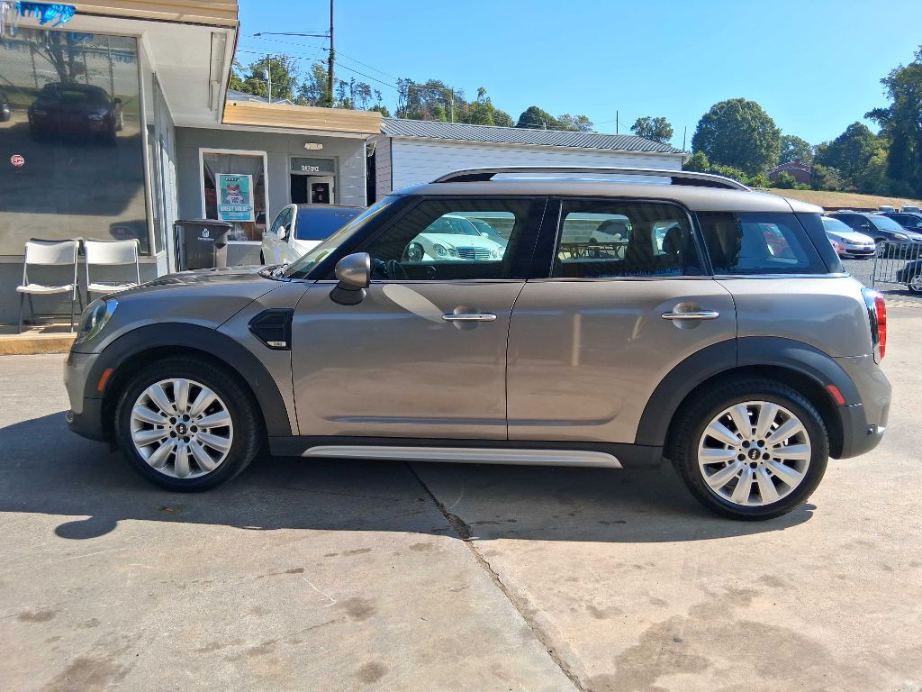 2017 MINI Cooper Image 2