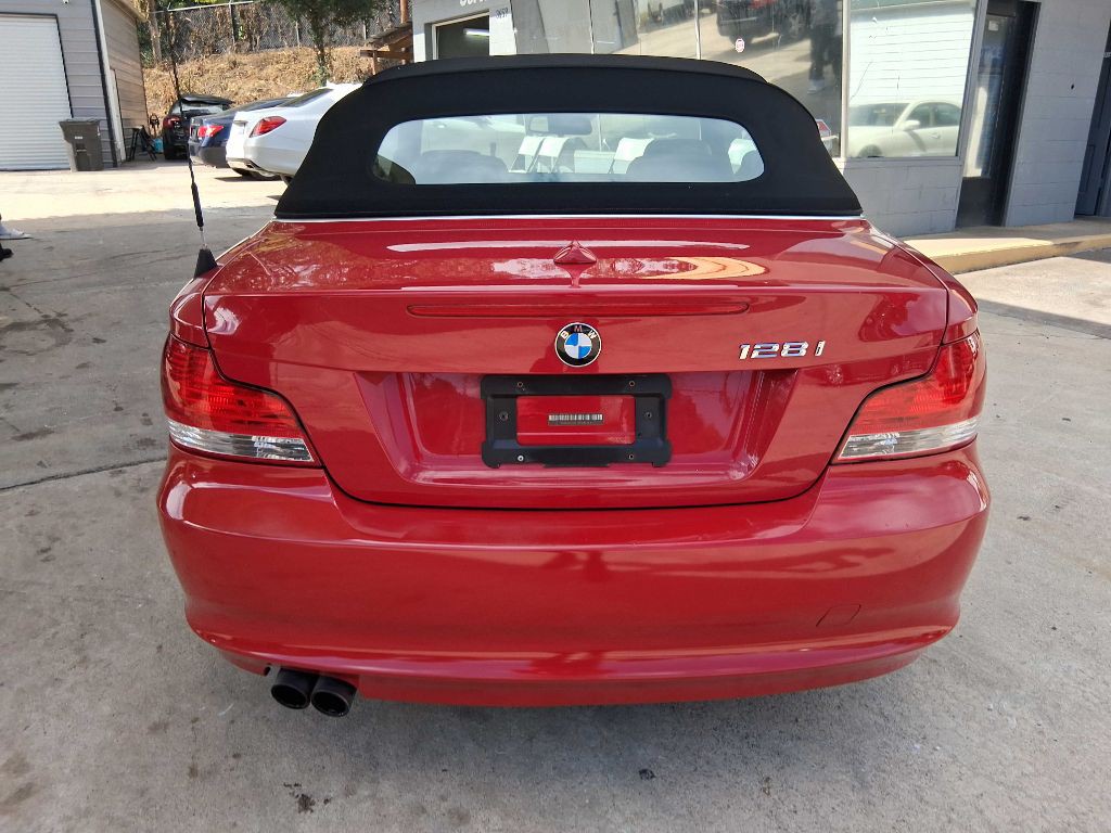 2011 BMW 1 Series Image 6