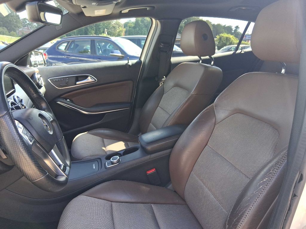 2015 Mercedes-Benz GLA-Class Image 14