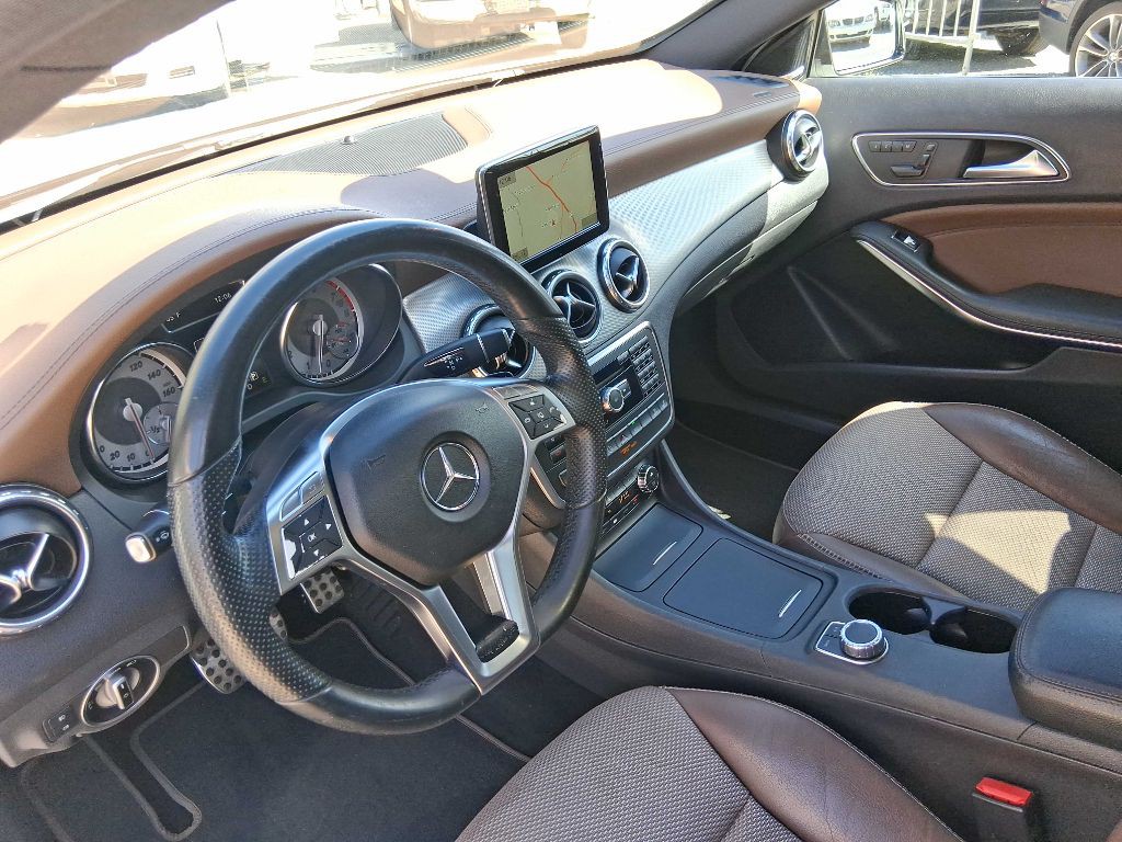 2015 Mercedes-Benz GLA-Class Image 16