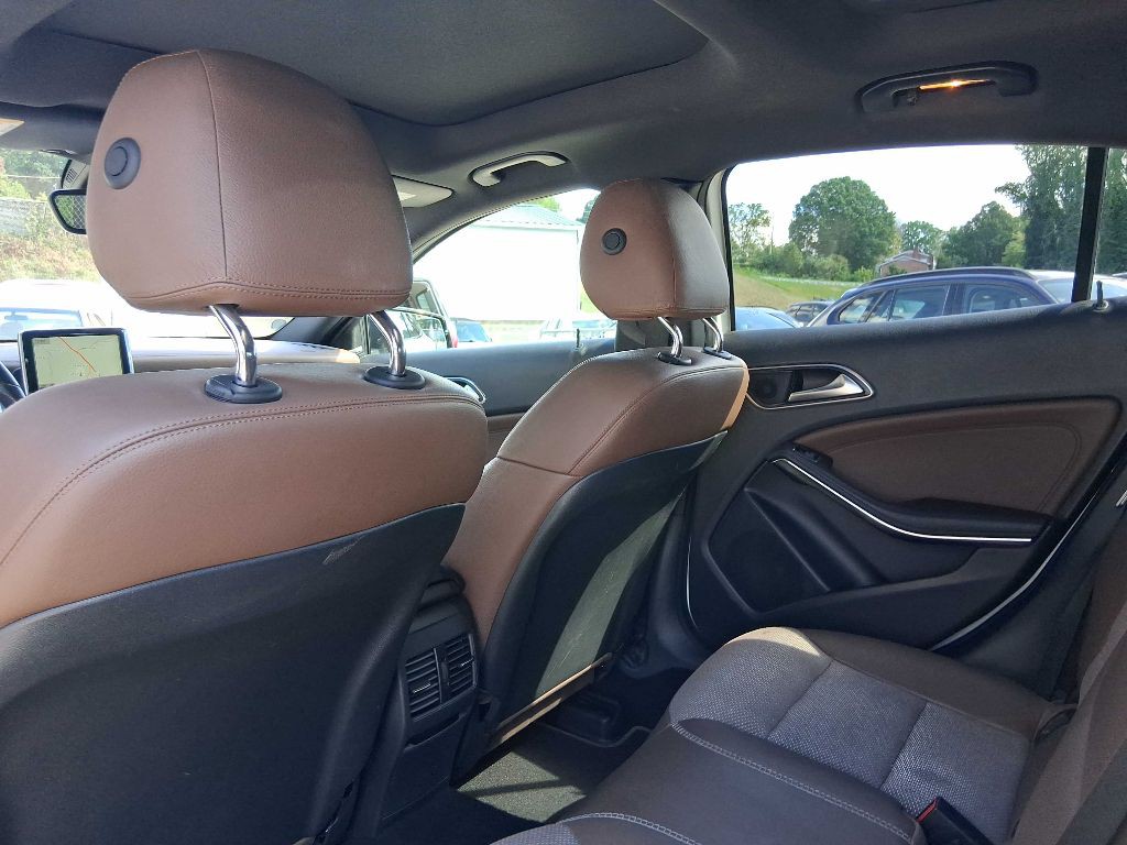 2015 Mercedes-Benz GLA-Class Image 18