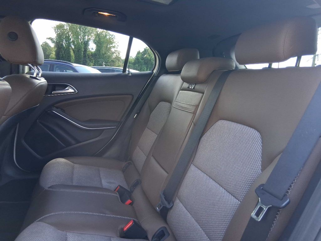 2015 Mercedes-Benz GLA-Class Image 19