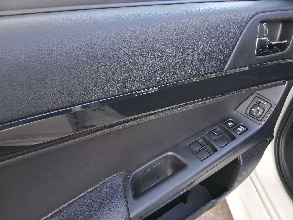 2014 Mitsubishi Lancer Image 17