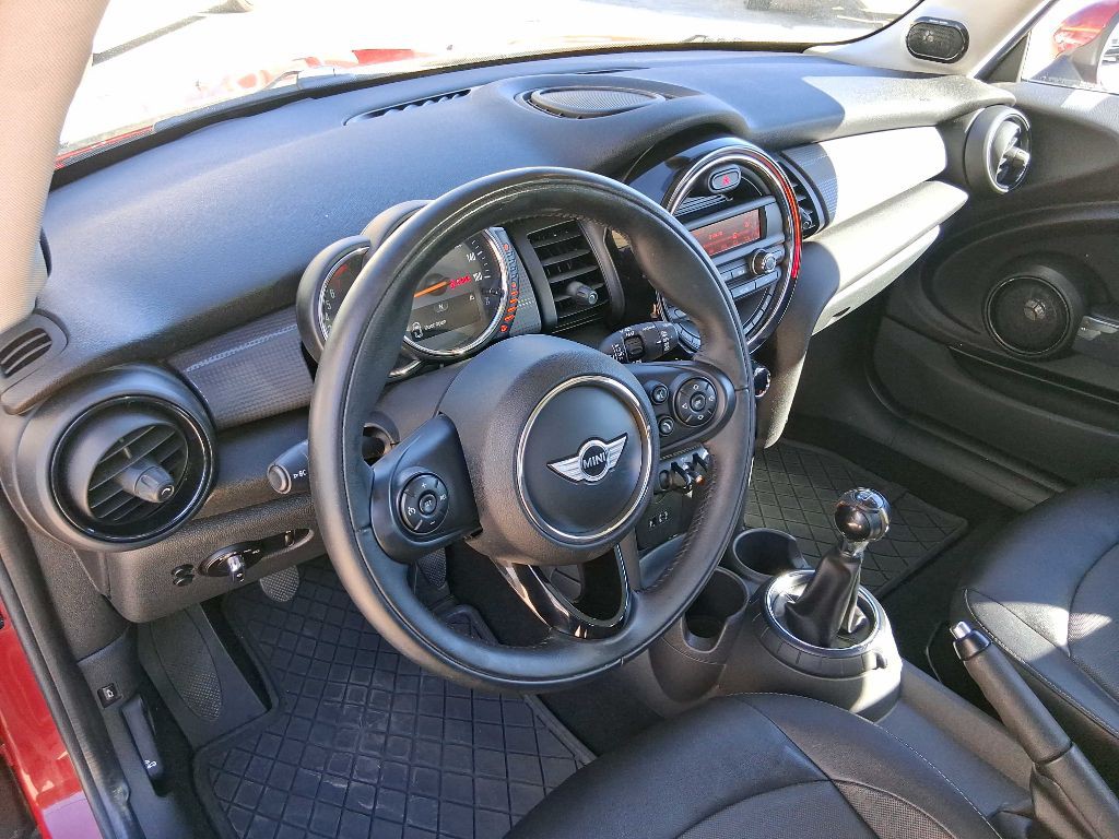 2014 MINI Cooper Image 14