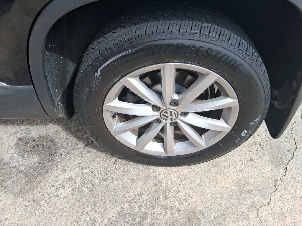 2017 Volkswagen Tiguan Image 9
