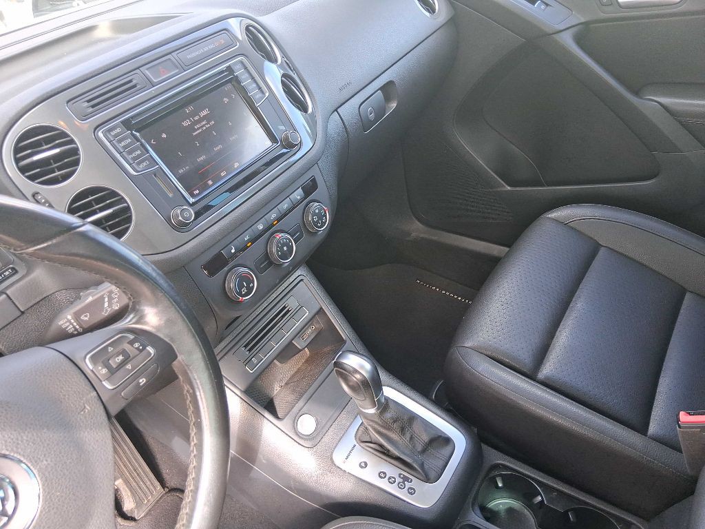 2017 Volkswagen Tiguan Image 14
