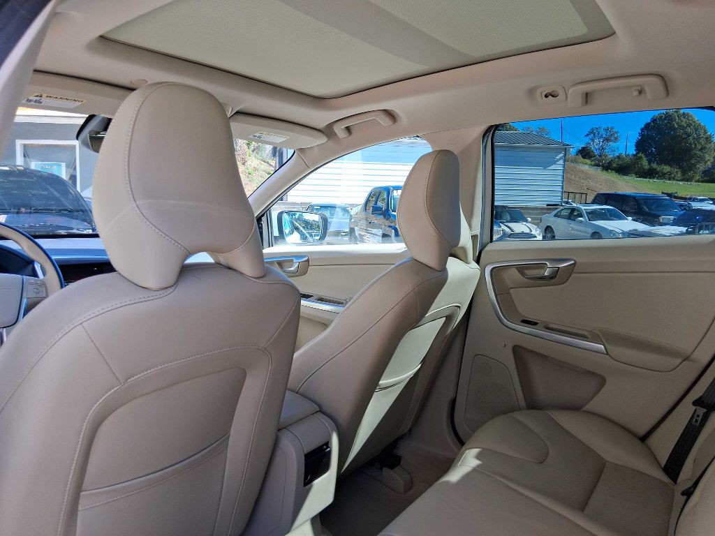 2015 Volvo XC60 Image 16