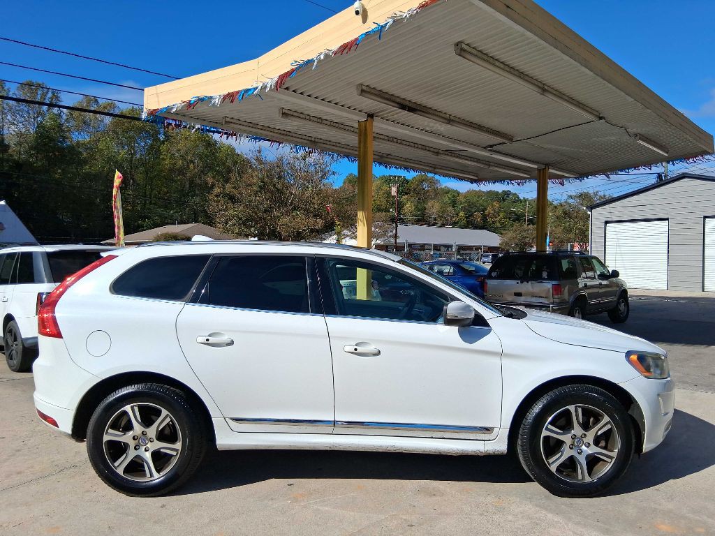 2015 Volvo XC60 Image 2